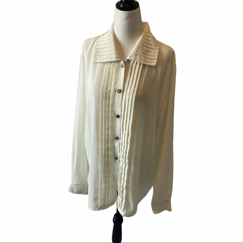 VINTAGE Cream Pleated Button Up Blouse Top 14